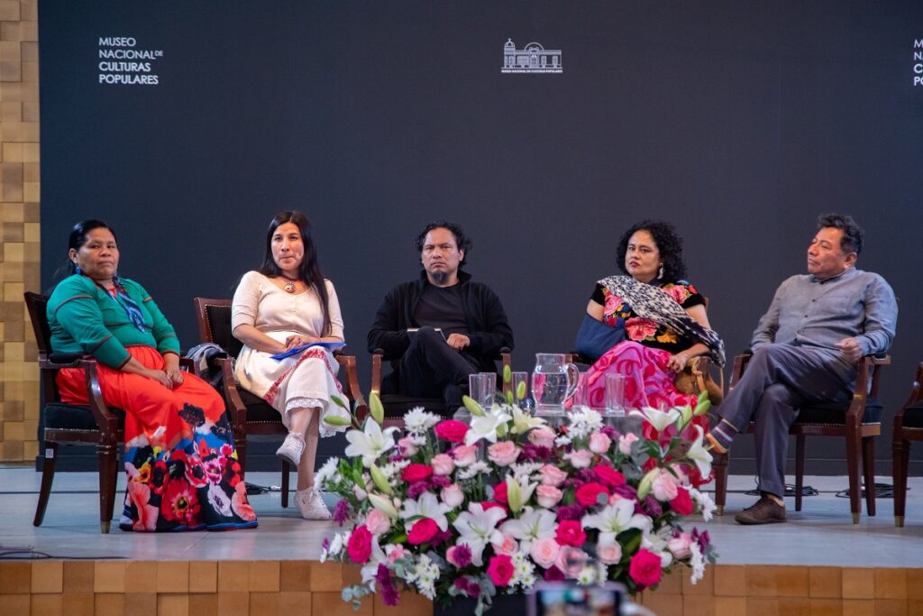 Margarita León: el otomí tiene dimensiones que el español no alcanza 8 Margarita León poemario otomí Premio Nezahualcóyotl