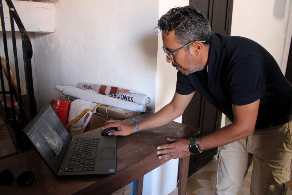 INAH restaura el Cristo Negro de la parroquia de San Román 10 Restauran Cristo Negro de la parroquia de San Román