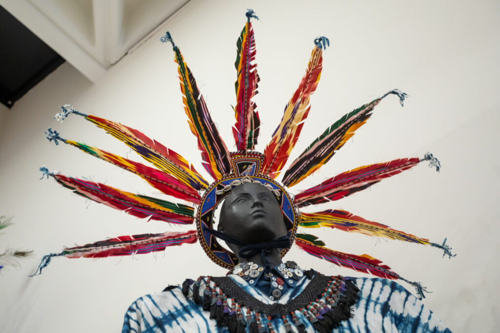 'Wayamou' reúne más de 100 piezas de Andersons y Hakihiiwe 6 Wayamou exhibe 100 piezas de Andersons y Hakihiiwe