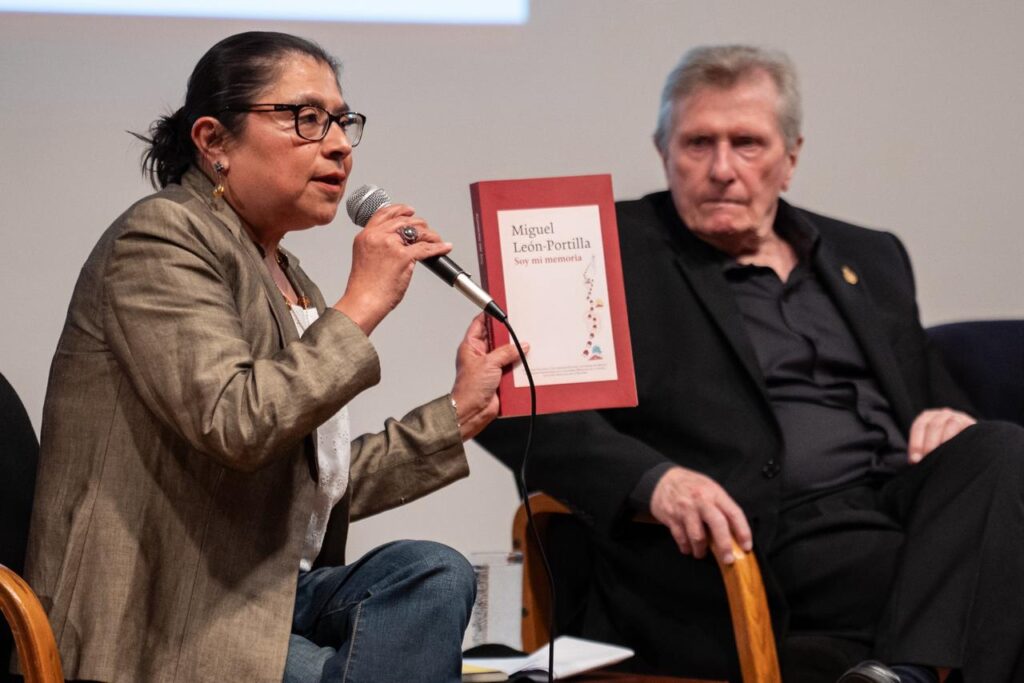 Miguel León-Portilla abrió camino para el arte y la literatura indígena 8 León Portilla abrió camino a la literatura indígena