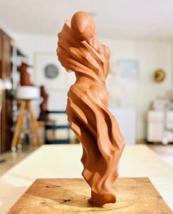 Claire Becker: la escultura como una sinfonía 9 La escultora francesa Claire Becker creó Marianne ou la Liberté