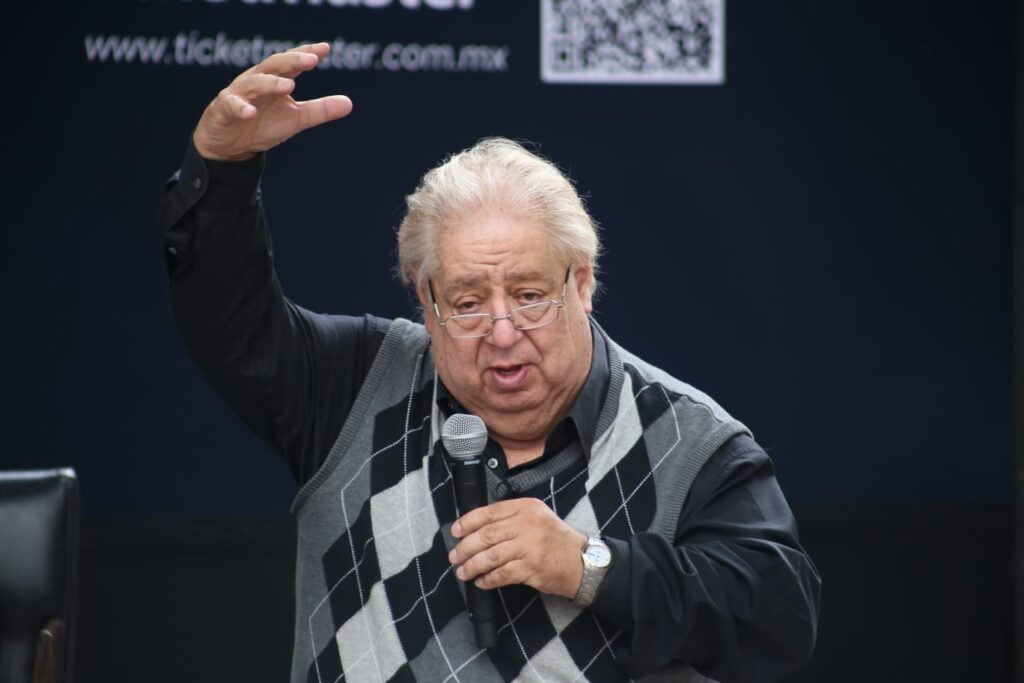 Jaime Maussan pasó por aeropuertos "artefacto de tecnología alienígena" como artesanía colombiana 8 jaime maussan esfera de buga (4)