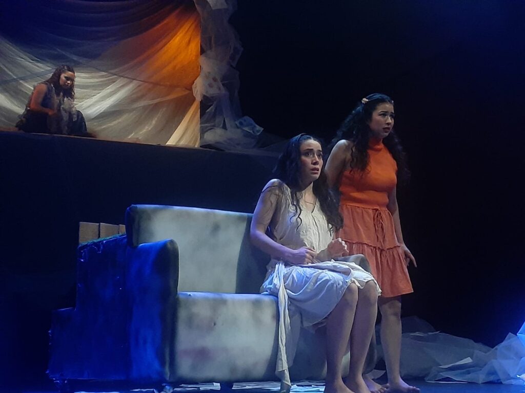 Fabiola Rojo protagoniza 'Ni una palabra (o como convertirme en mar)' 7 Fabiola Rojo protagoniza el montaje Ni una palabra