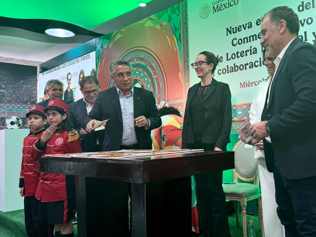 Leyendas mundialistas presentan álbum retro de la Lotería Nacional 8 Leyendas mundialistas presentan nuevo álbum retro