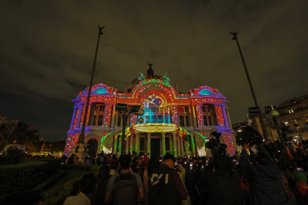 Convierten Palacio de Bellas Artes en una rocola de mármol 6 Con 17 géneros musicales pone a bailar Bellas Artes