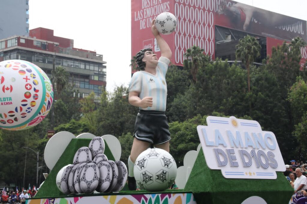 Desfile Mundialista trae de vuelta a Pique, Pelé y Maradona 6 Desfile Mundialista trae de vuelta Pelé y Maradona