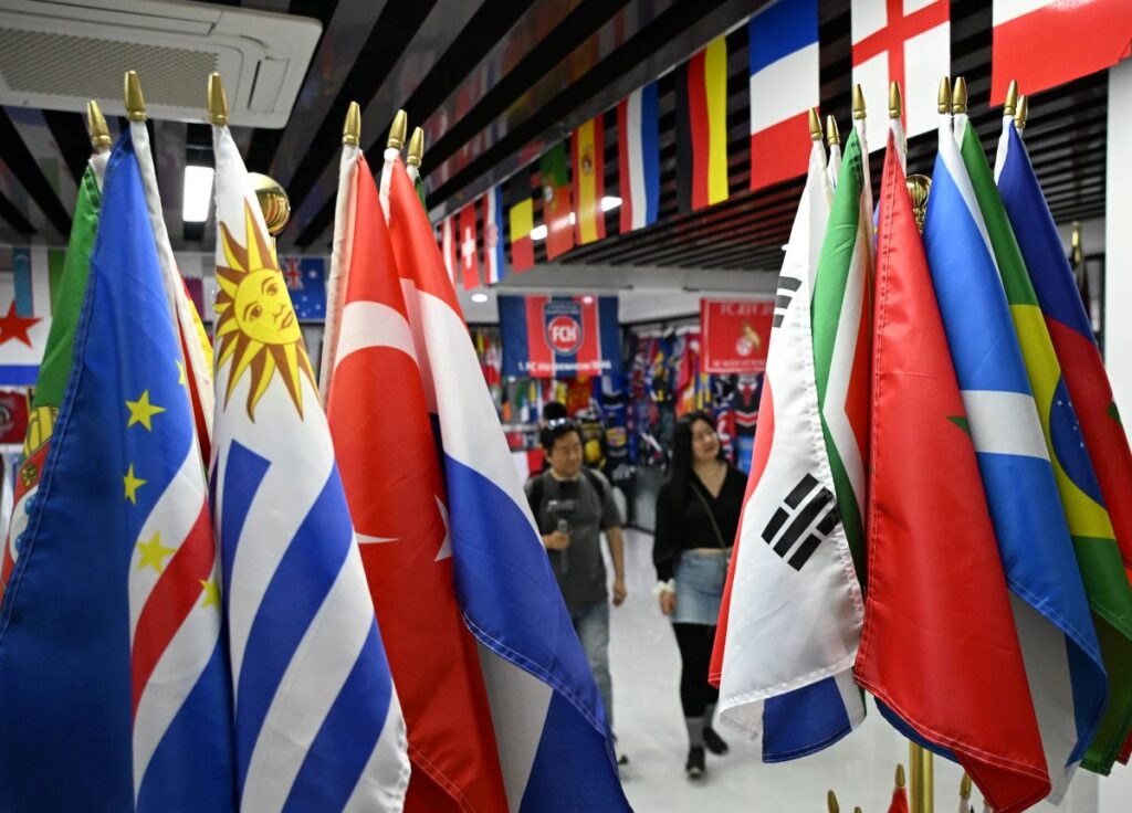 Envió China de manera urgente más de 400 mil banderas para el Mundial 6 Envió China más de 400 mil banderas para el Mundial