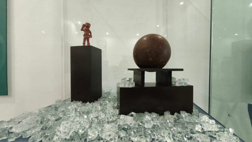 Exhiben un aro de pelota monumental restaurado por el INAH 7 Exhiben aro de pelota monumental restaurado en Tula