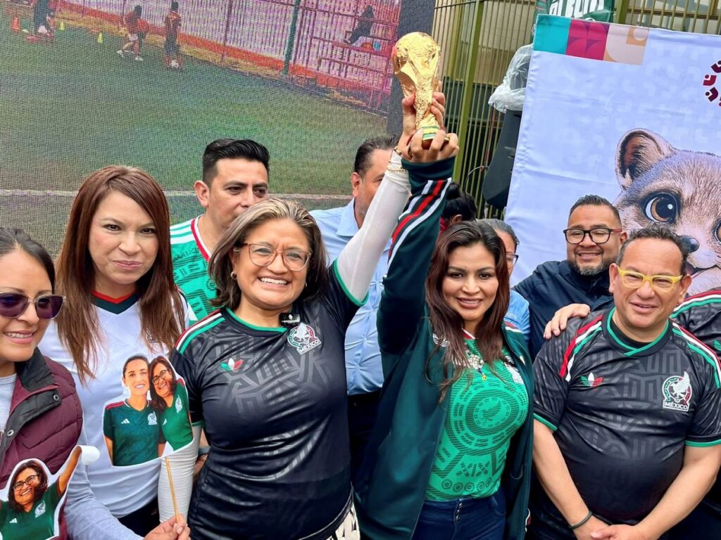 Réplica del trofeo de FIFA se suma al Museo Yancuic 7 Réplica del trofeo de FIFA se suma al Museo Yancuic