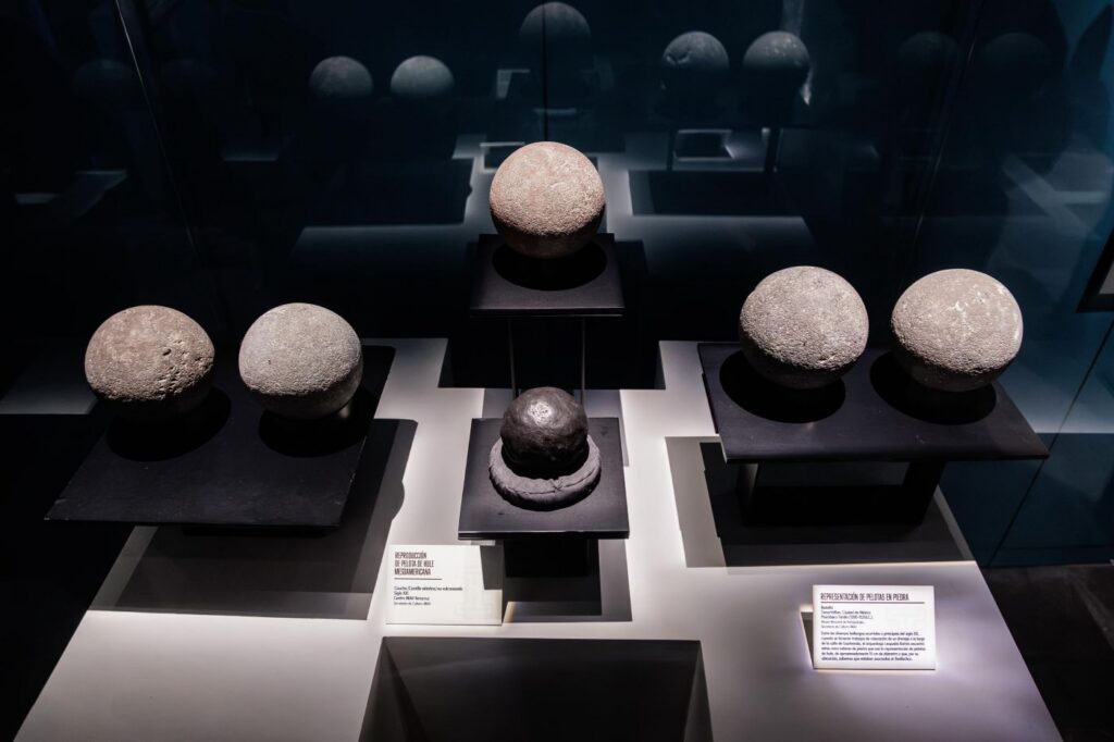 Sacan por primera vez dos pelotas de hule de 3,700 años de antigüedad 6 Sacan 2 pelotas de hule de 3700 años de antigüedad