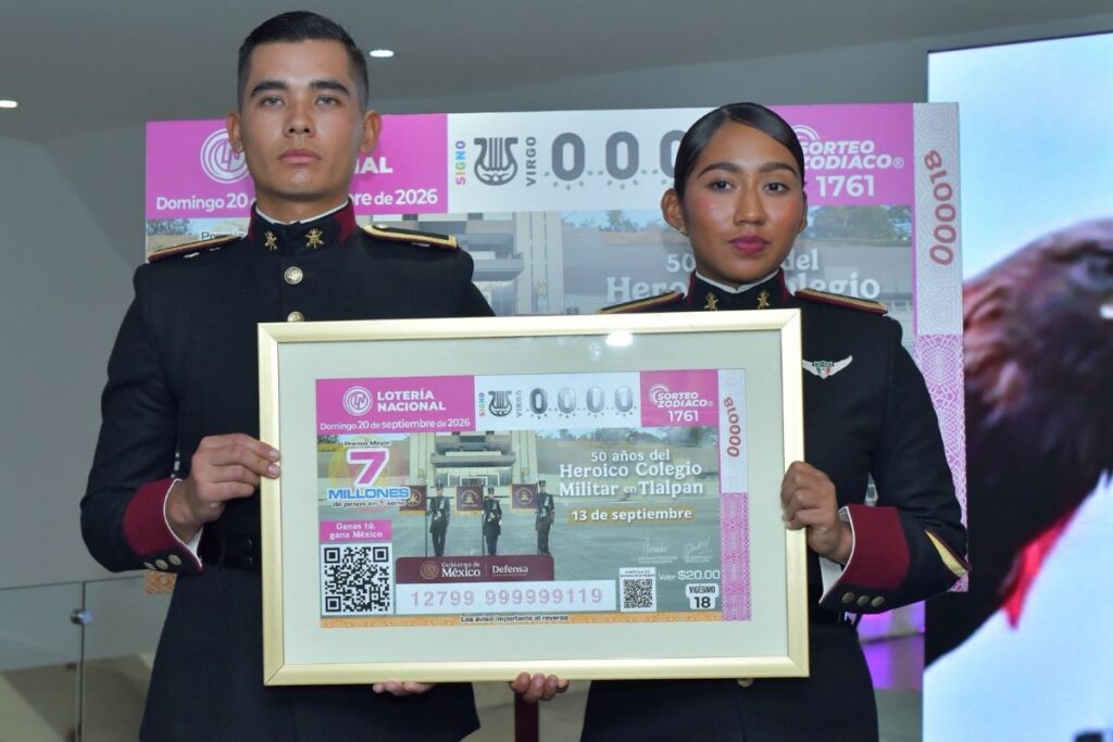 Cadetes del Heroico Colegio Militar se la juegan en Lotería 7 Cadetes del Heroico Colegio Militar juegan Lotería