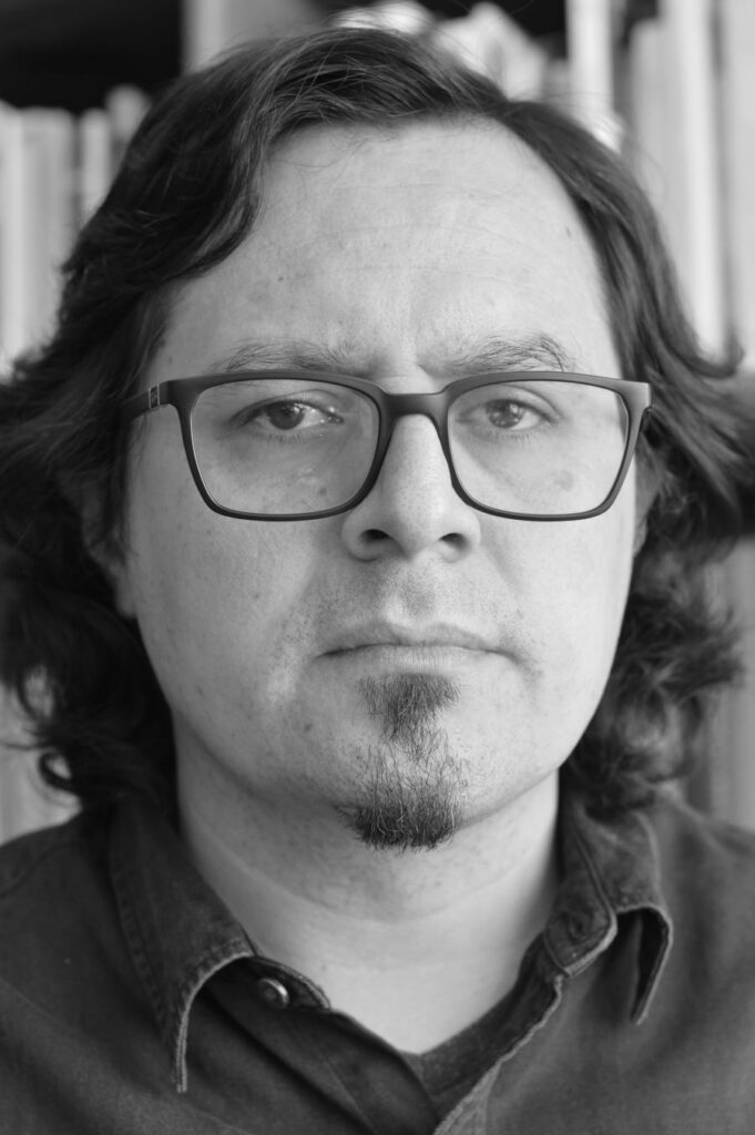 Alejandro Arteaga gana el Premio Xavier Villaurrutia por 'Sala de máquinas' 7 Dan a Alejandro Arteaga Premio Xavier Villaurrutia