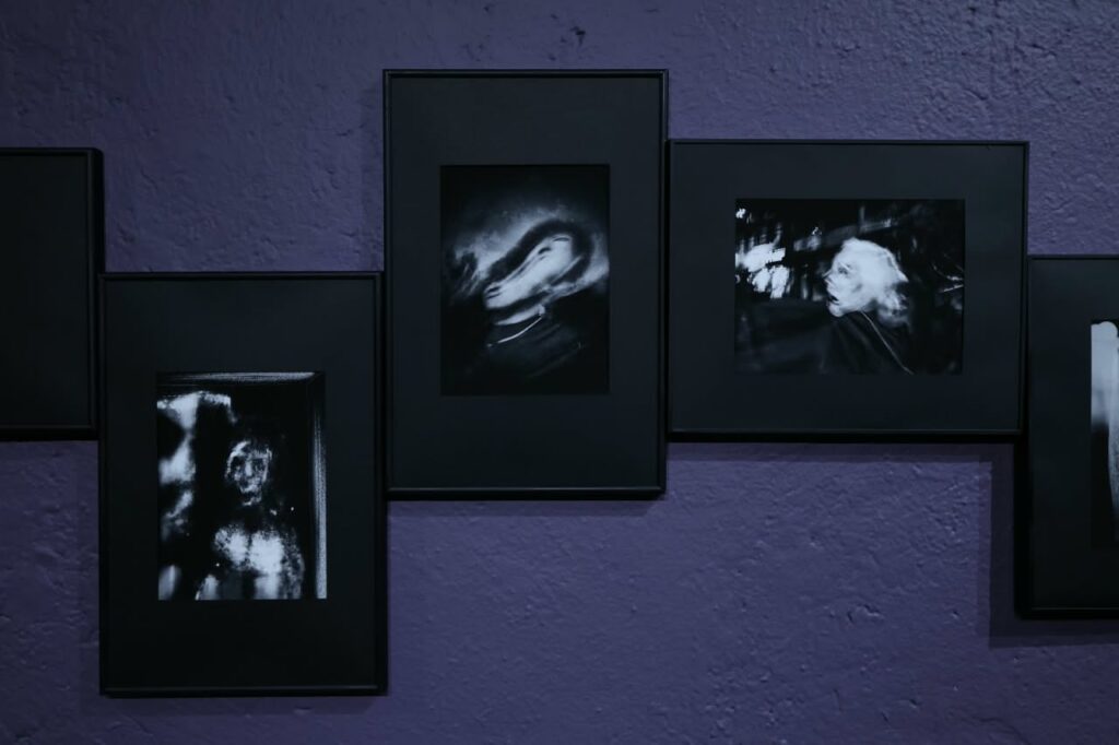 Indraxus ofrece un viaje entre muertos, sombras, demonios y brujas 7 Indraxus ofrece una mirada entre muertos y demonios