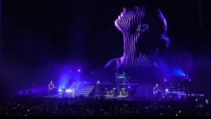 Ruge Def Leppard ante 20 mil presas 6 Def Leppard ante 16 mil fans en el Palacio de los Deportes el 1 de octubre